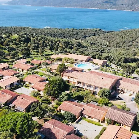 Apartment Neu 2026 F2 Für 4 Bis 5 Personen Komplett Ausgestattet In Wohnanlage Mit Serra-di-Ferro (Corsica)