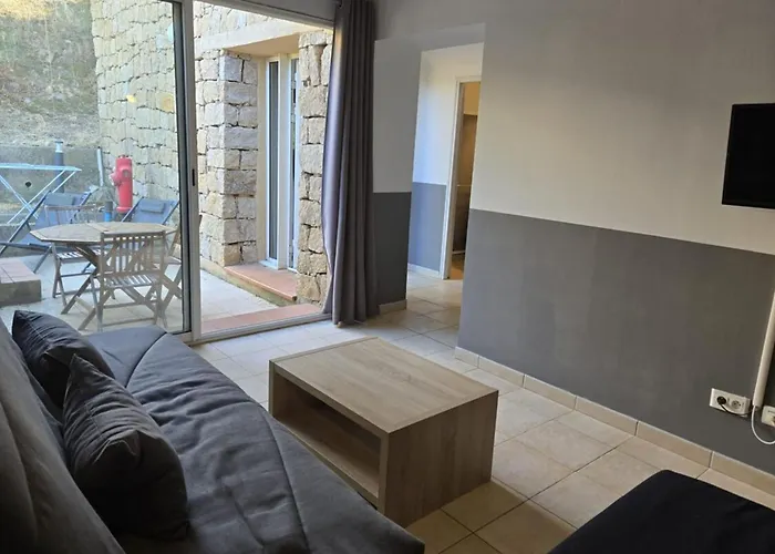 Neu 2026 F2 Für 4 Bis 5 Personen Komplett Ausgestattet In Wohnanlage Mit Apartment